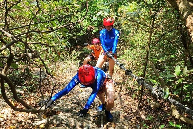 Barranquismo en equipo en Kenting